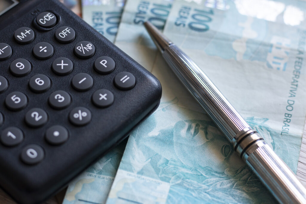 Saiba quais produtos ficarão mais caros com o novo Imposto Seletivo da Reforma Tributária e como as empresas devem se preparar.
