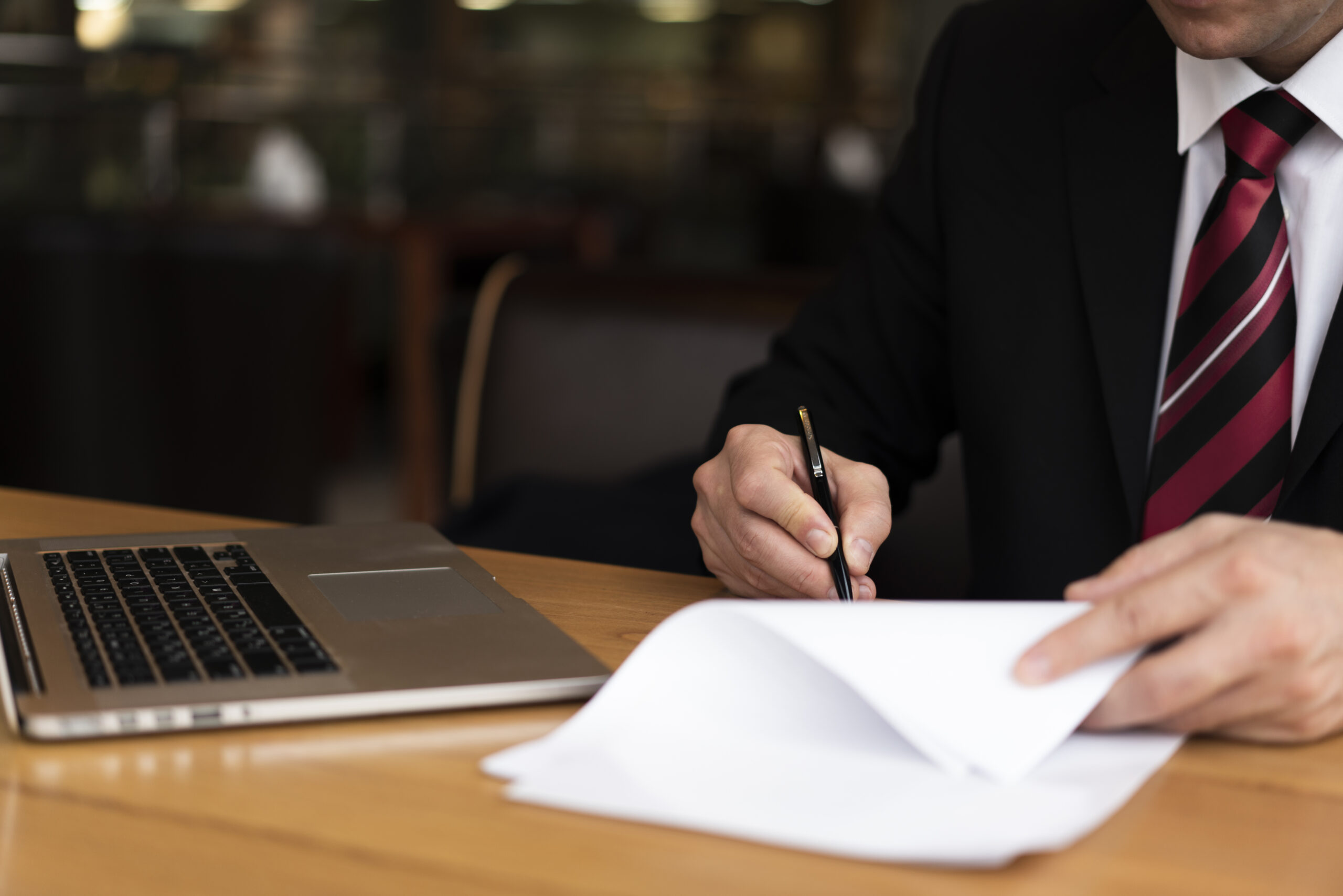 Ajustes em contratos B2B e B2C conforme o local de consumo: como se preparar para a reforma tributária