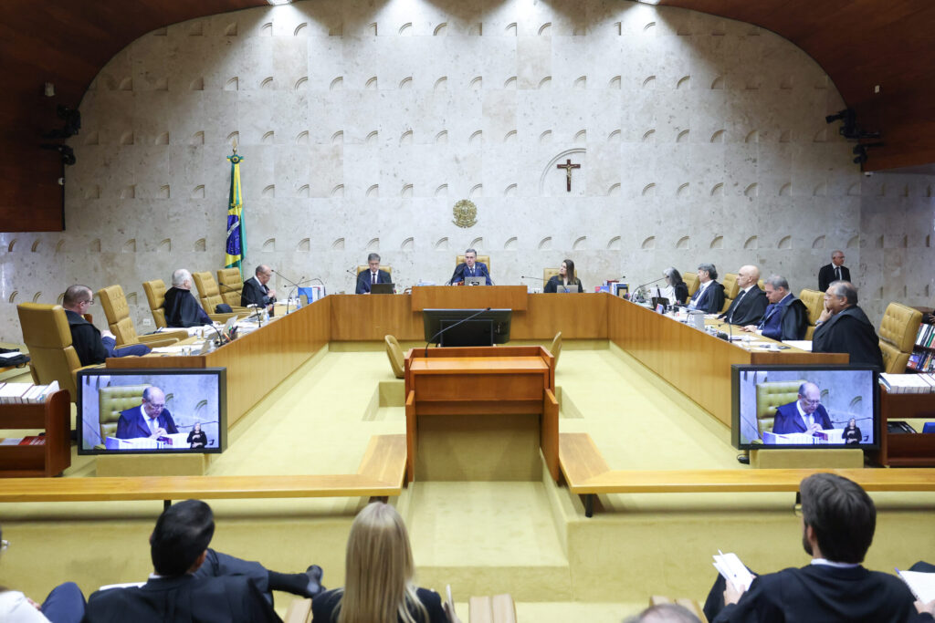 STF manteve a isenção de dividendos até janeiro de 2026. Entenda impactos, riscos e decisões estratégicas para empresas.