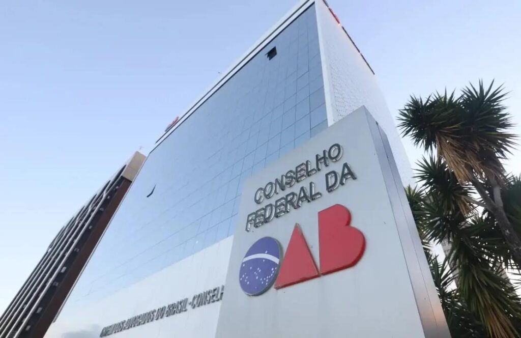 OAB aciona STF contra tributação de dividendos no Simples. Entenda impactos da Reforma da Renda para pequenas empresas.