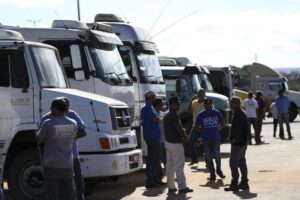 Caminhoneiros e Reforma Tributária: o que a mobilização nacional revela sobre os riscos para 2026