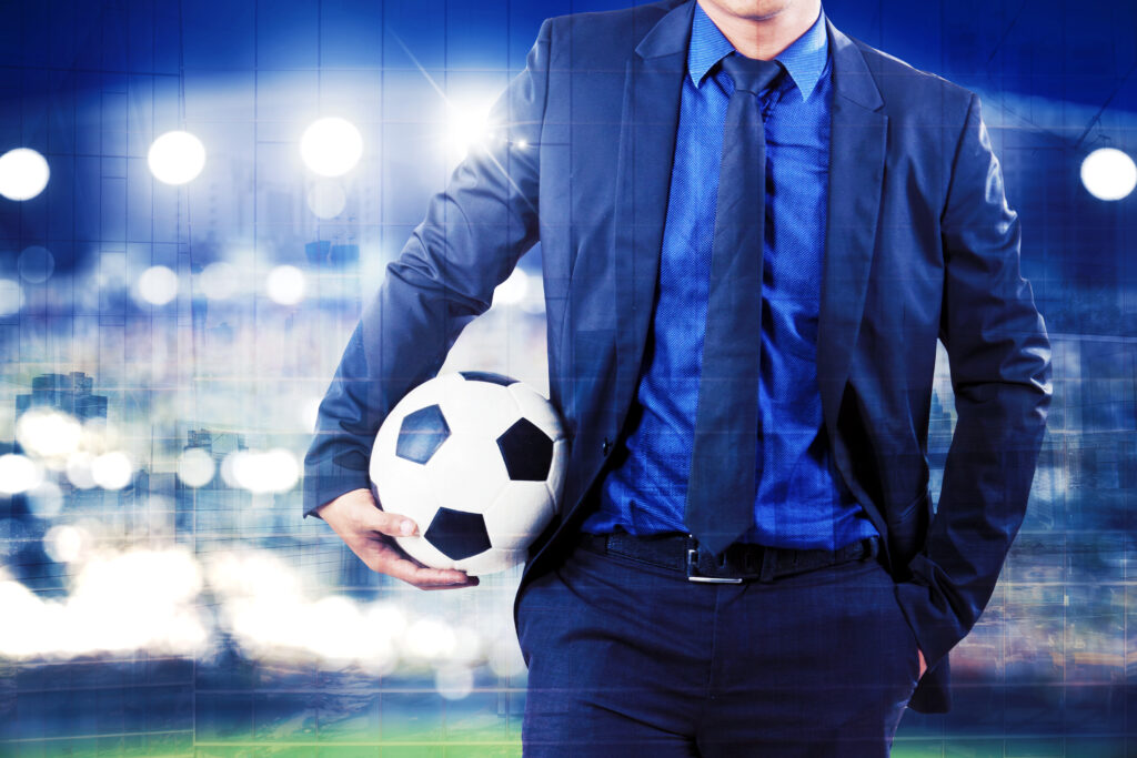 Reforma Tributária fixa carga de 5% para SAFs e clubes. Entenda impactos, base de cálculo e estratégias para 2026.