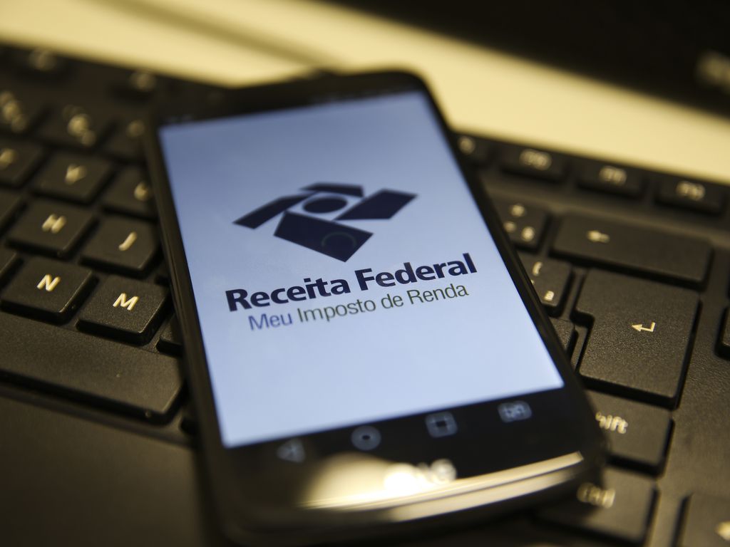 IRPF 2026 muda dividendos, apostas e tabela mensal. Entenda a IN 2.299/2025 e como preparar empresas e sócios desde já.